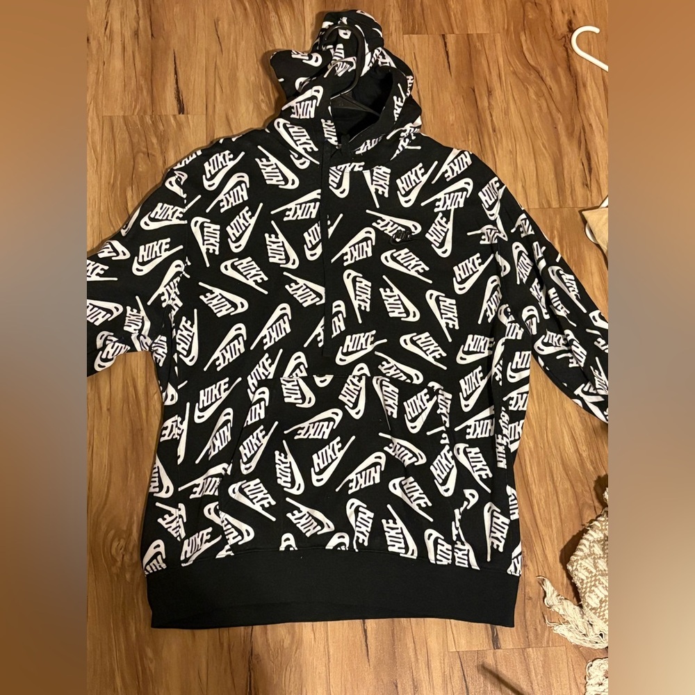 Black and white Nike hoodie #hoodie